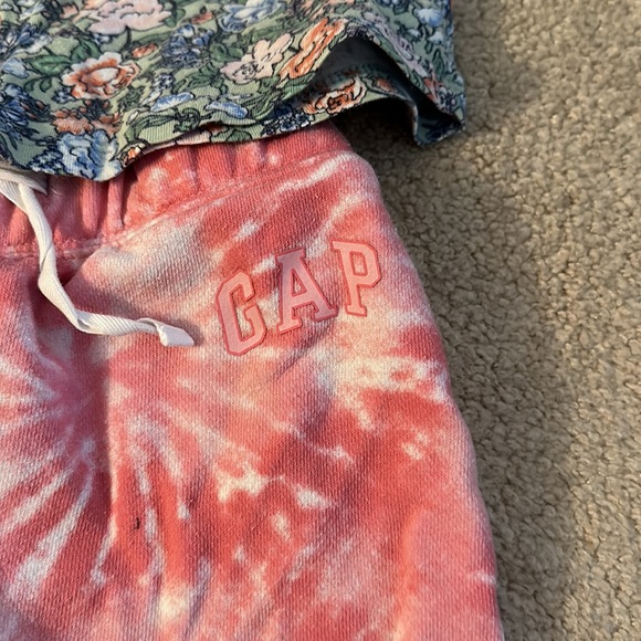 Gap Kids Joggers with FREE shirt - Picture 3 of 6